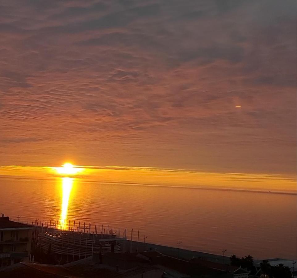 Luxury Sea View Orbi City Batumi Ngoại thất bức ảnh